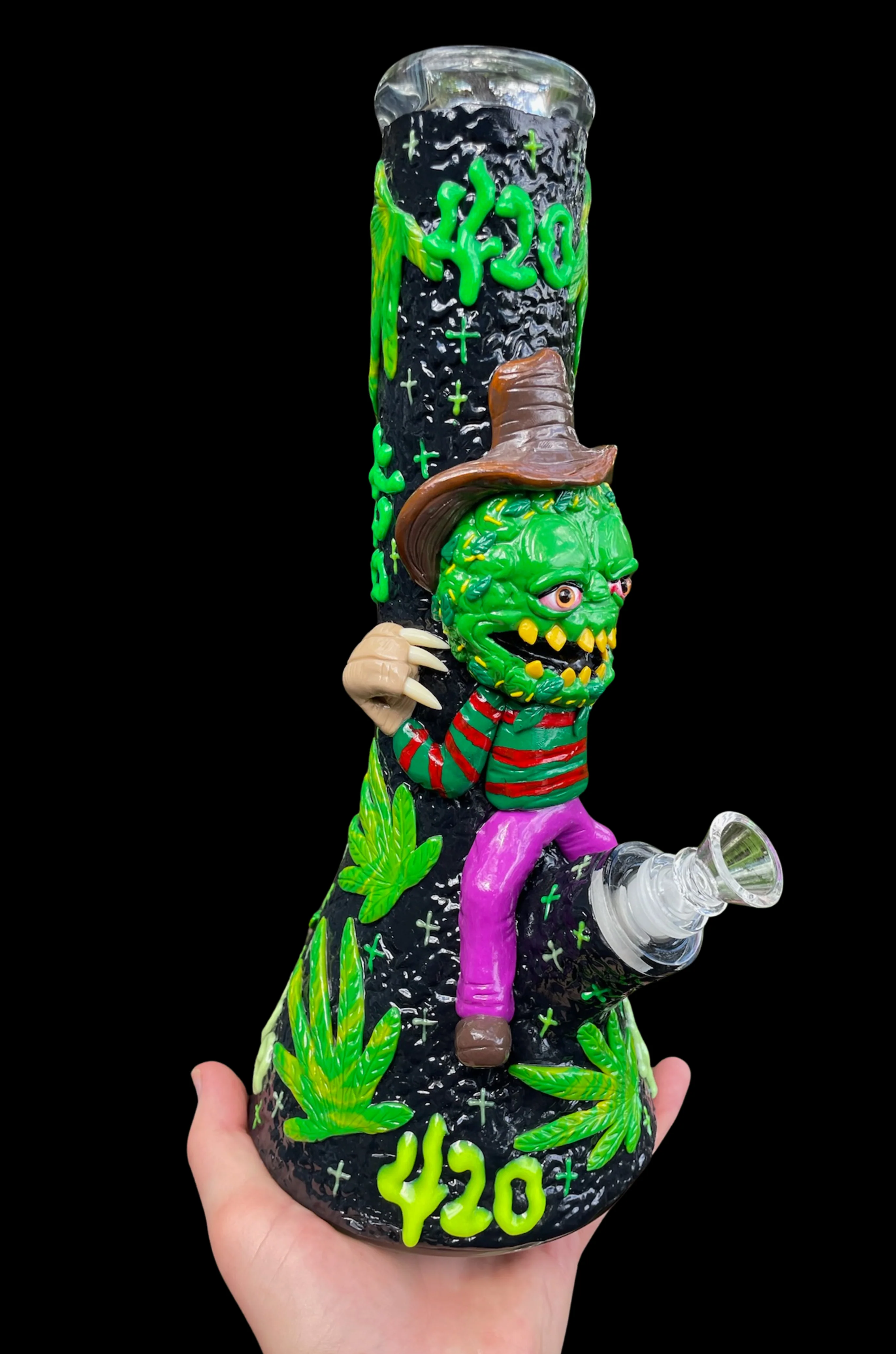 Freddy Kushger Bong GLOW - Image 7
