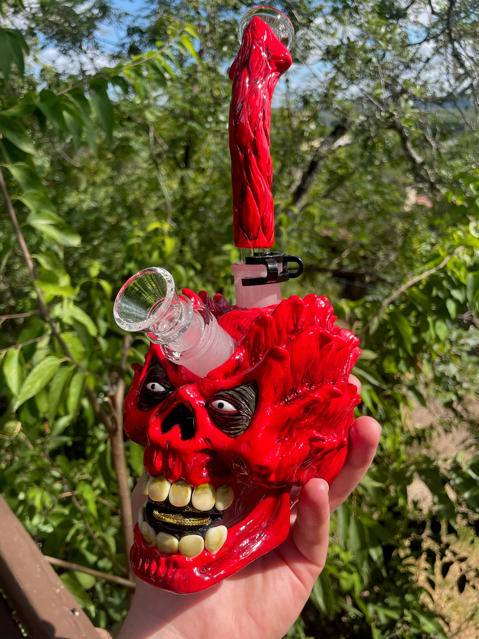 Highway to Hell Skull Bong - Image 9