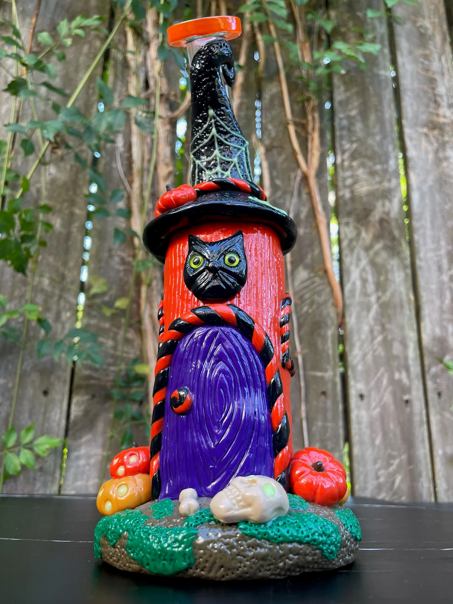 Sketchy Black Cat GLOW Bong - Image 5