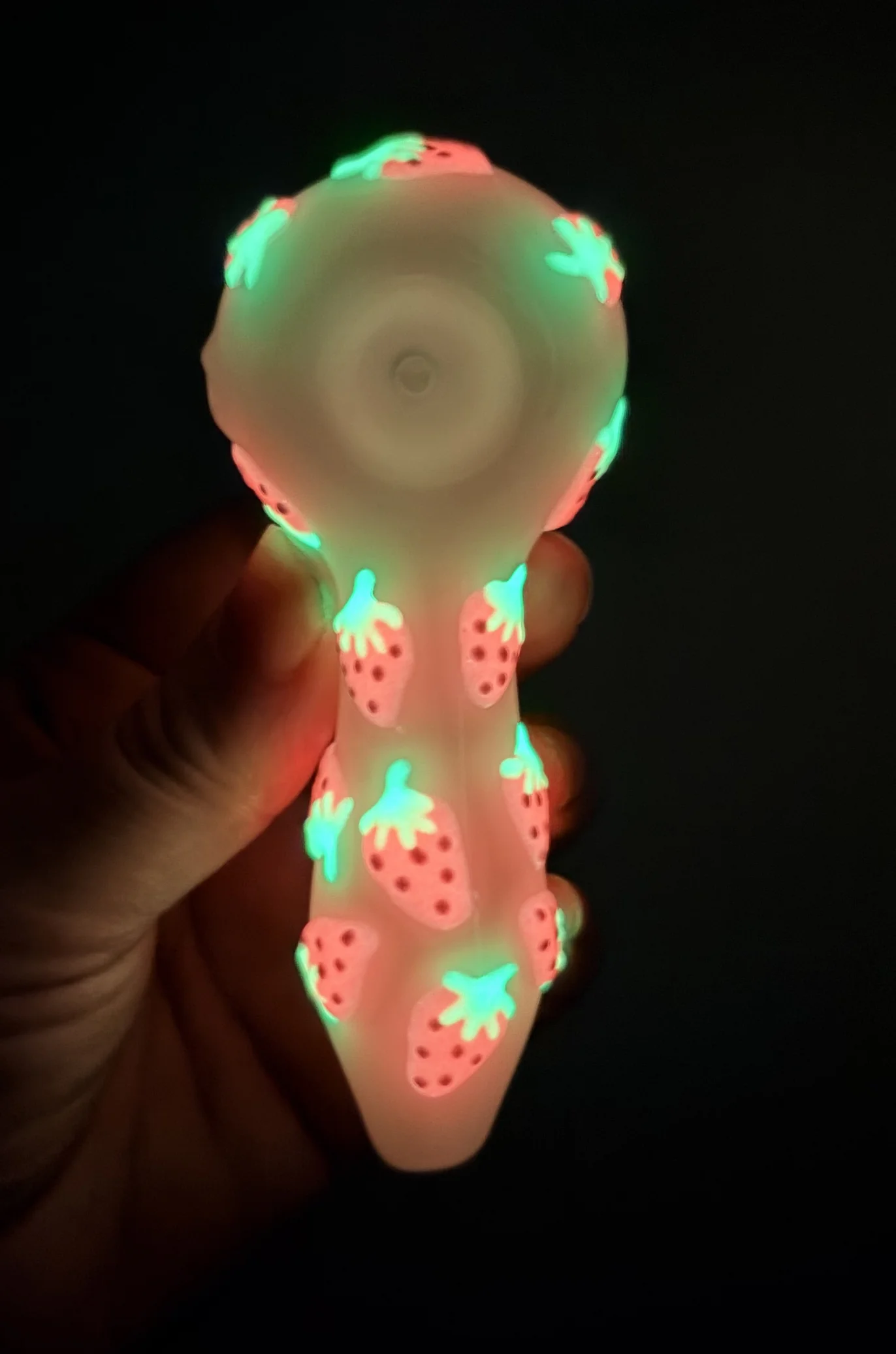 Strawberry Fields GLOW Pipe